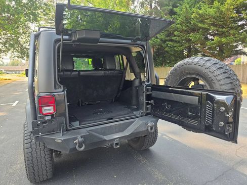 Used 2017 Jeep Wrangler Unlimited Sport w/ Quick Order Package 24S AWD/4WD image 19
