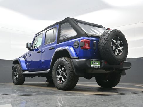 Used 2018 Jeep Wrangler Unlimited Sahara w/ Dual Top Group image 25