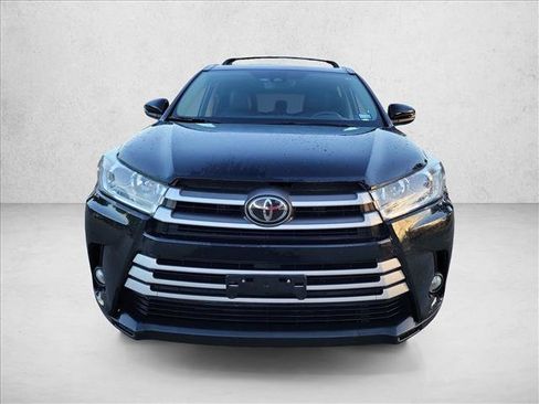 Used 2018 Toyota Highlander XLE AWD/4WD image 2