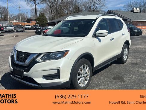 Used 2018 Nissan Rogue SV image 1