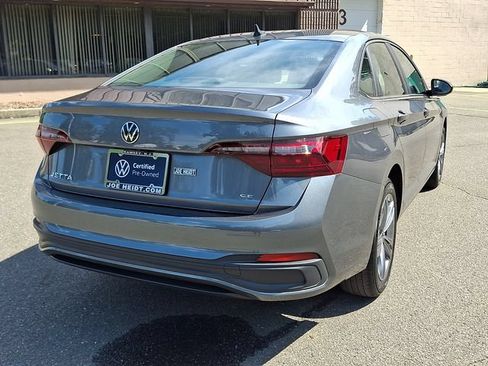 Certified 2024 Volkswagen Jetta SE w/ Panoramic Sunroof Package FWD image 10