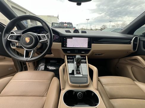Used 2023 Porsche Cayenne Base image 23
