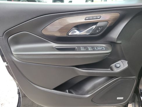 Used 2024 GMC Terrain Denali w/ Denali Premium Package image 24