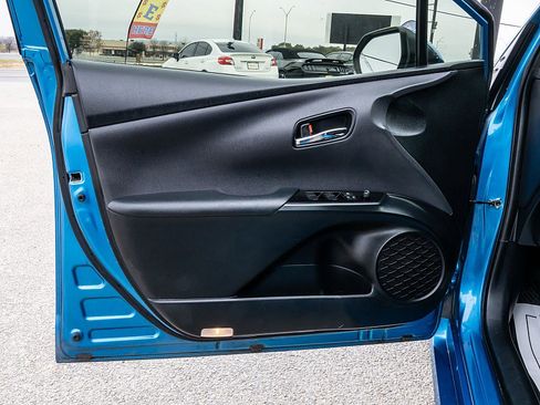 Used 2022 Toyota Prius L Eco image 10