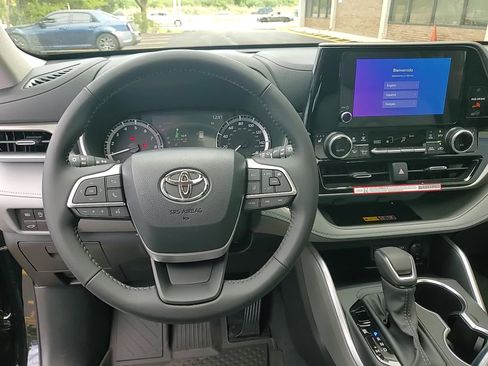 New 2026 Toyota Highlander XLE image 22