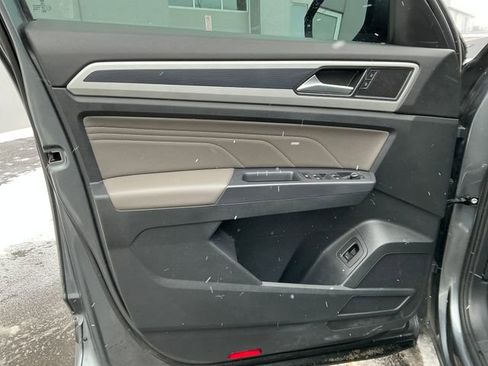 Used 2021 Volkswagen Atlas SE image 12