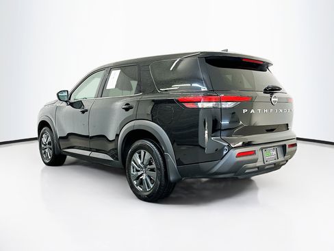 Used 2024 Nissan Pathfinder S AWD/4WD image 5