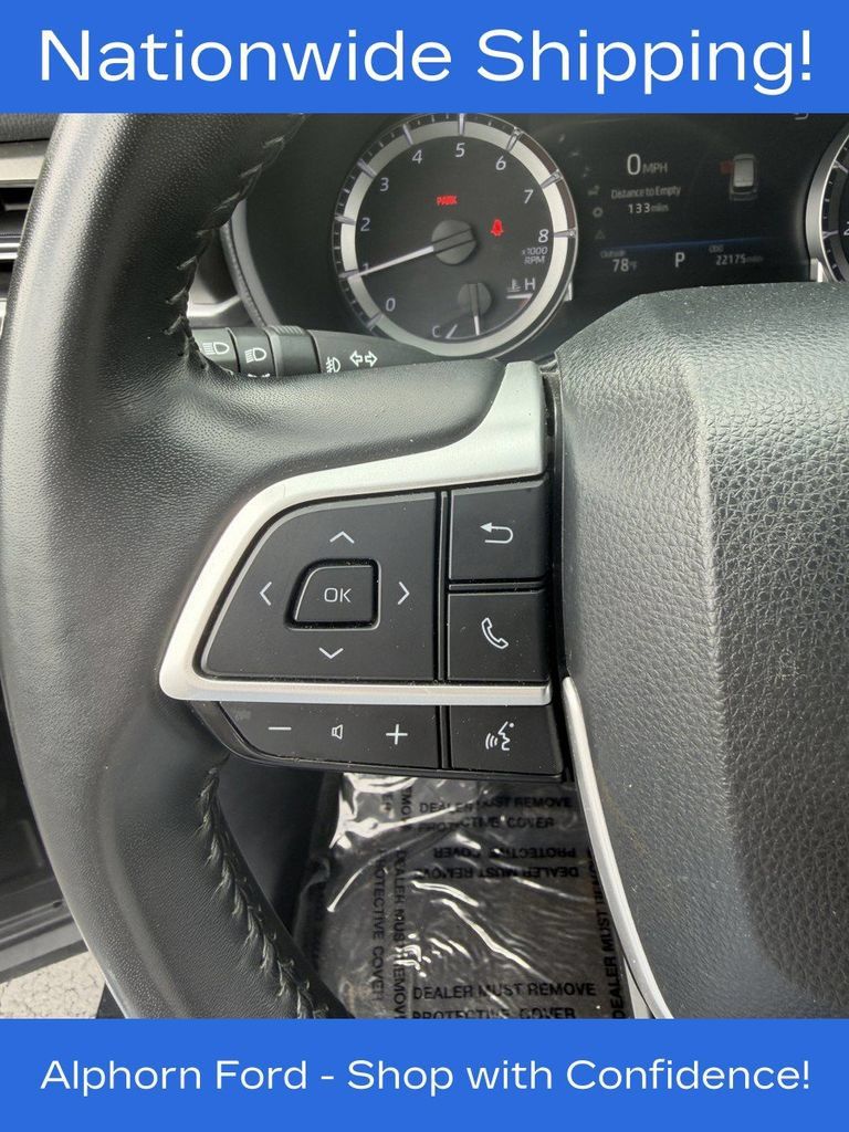 Used 2024 Toyota Highlander LE AWD/4WD image 19