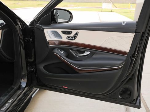 Used 2018 Mercedes-Benz S 560 4MATIC Sedan image 20