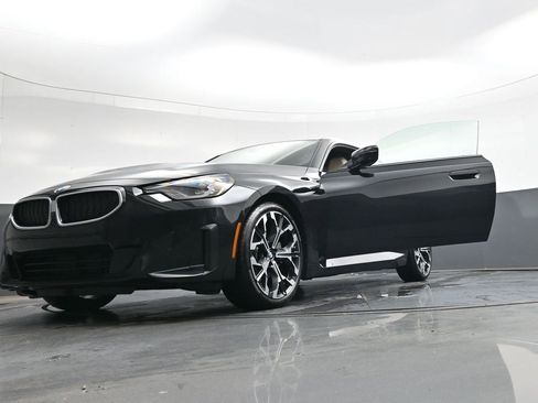 Used 2025 BMW 230i Coupe w/ Premium Package RWD image 39
