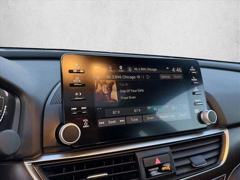 Used 2018 Honda Accord EX image 18