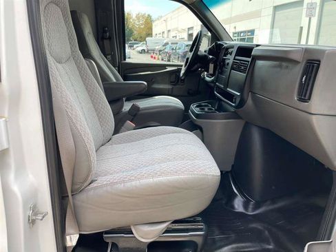 Used 2007 Chevrolet Express 3500 Extended RWD image 33