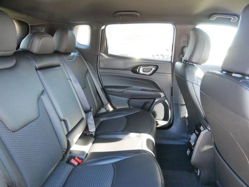 New 2026 Jeep Compass Latitude image 25