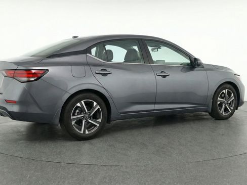 Used 2025 Nissan Sentra SV image 9