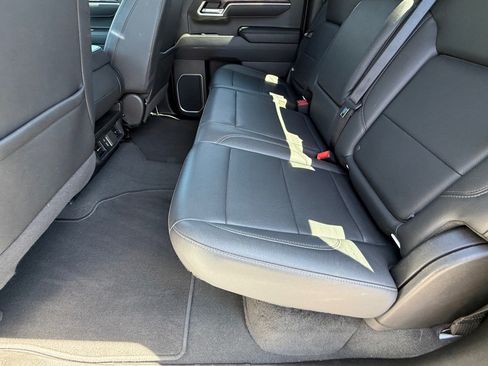 Used 2025 GMC Sierra 1500 SLT AWD/4WD image 11