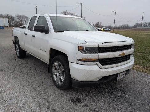 Used 2016 Chevrolet Silverado 1500 Custom w/ Custom Convenience Package image 4