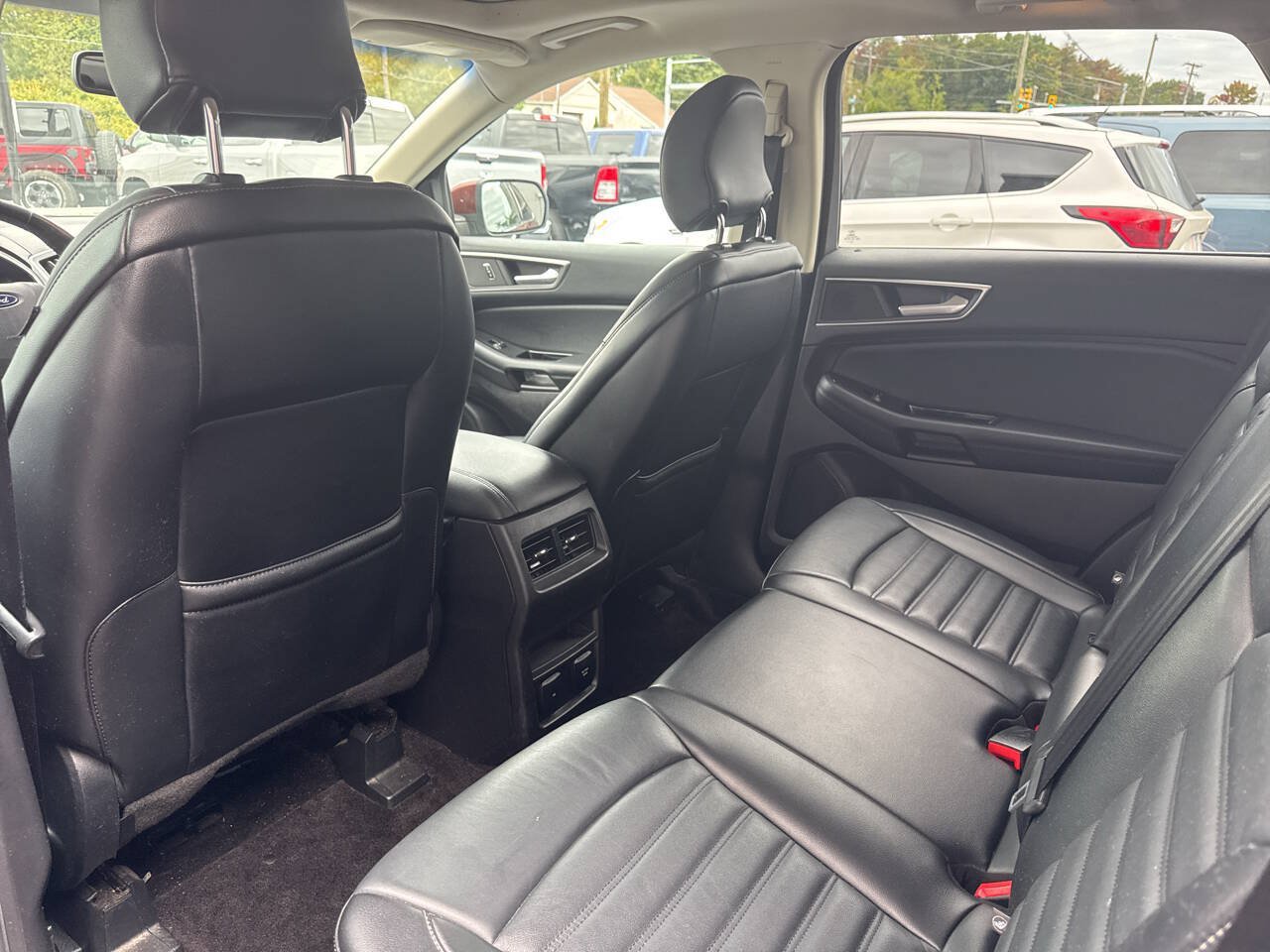 Used 2016 Ford Edge SEL w/ Equipment Group 201A AWD/4WD image 18