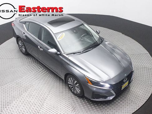 Used 2023 Nissan Altima 2.5 SV w/ SV Premium Package FWD image 3