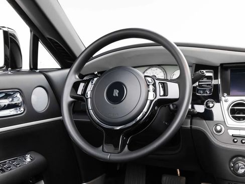 Used 2019 Rolls-Royce Dawn RWD image 10