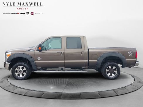 Used 2015 Ford F350 Lariat w/ Lariat Interior Package image 12
