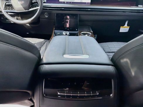 Certified 2026 Cadillac Escalade Platinum Sport w/ LPO, ONYX Package AWD/4WD image 18