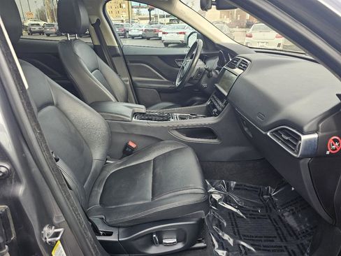 Used 2019 Jaguar F-PACE Premium image 47
