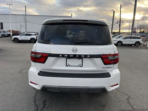 Used 2024 Nissan Armada Platinum w/ Captain's Chairs Package image 4