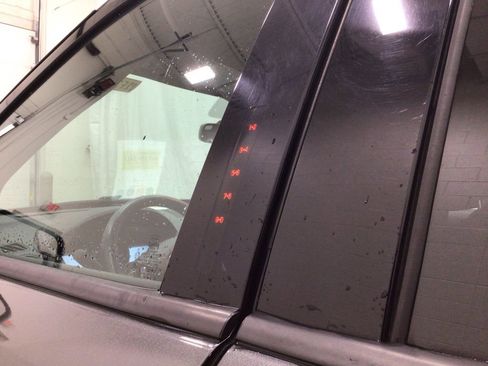 Used 2018 Ford Explorer XLT w/ Equipment Group 202A AWD/4WD image 10