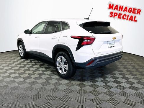 Used 2025 Chevrolet Trax LS FWD image 6