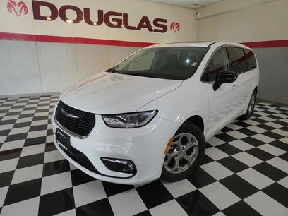 Used 2024 Chrysler Pacifica Limited