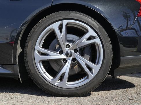 Used 2022 Audi e-tron GT Premium Plus image 14