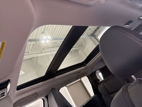 Used 2025 Mitsubishi Outlander SEL image 22