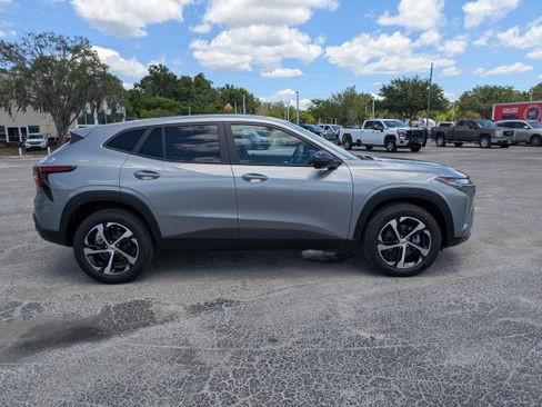 New 2026 Chevrolet Trax RS w/ Sunroof Package FWD image 3