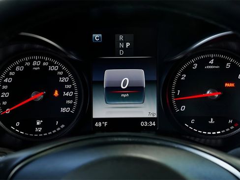 Used 2018 Mercedes-Benz GLC 300 4MATIC image 36