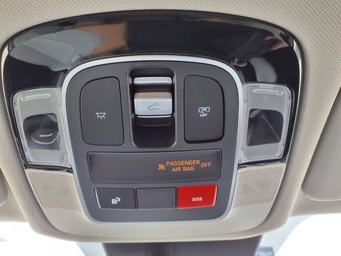 Used 2025 Hyundai Tucson Limited AWD/4WD image 23