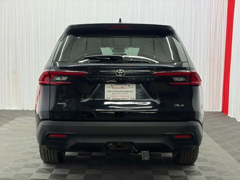 Used 2025 Toyota Grand Highlander AWD image 7