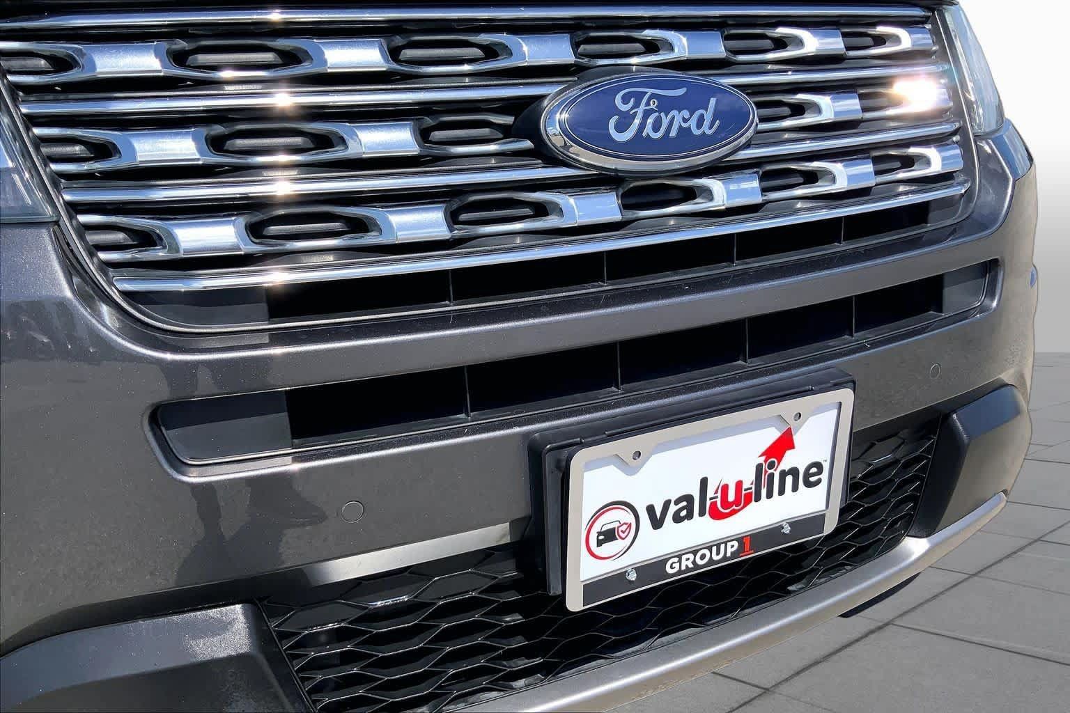 Used 2016 Ford Explorer XLT w/ Equipment Group 202A FWD image 29