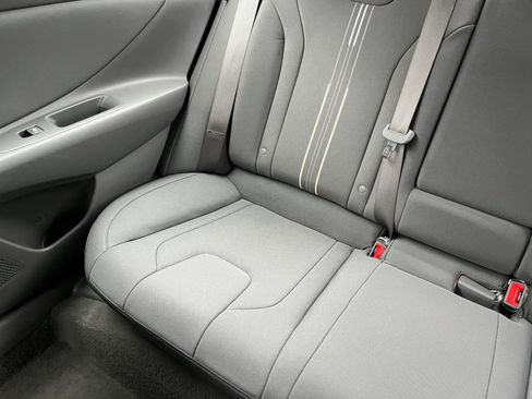 Used 2025 Hyundai Elantra SEL image 39