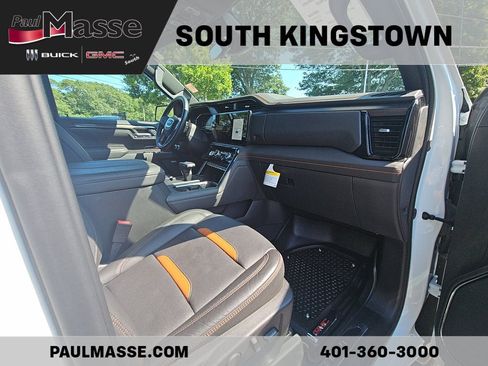 Used 2025 GMC Sierra 1500 AT4 w/ AT4 Premium Package AWD/4WD image 25