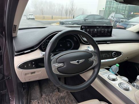 Used 2022 Genesis GV70 2.5T w/ Advanced Package image 9