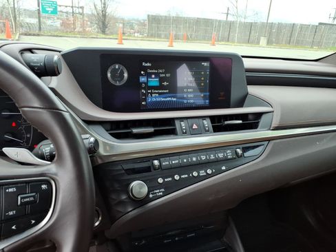 Certified 2021 Lexus ES 350 w/ Accessory Package 2 image 10