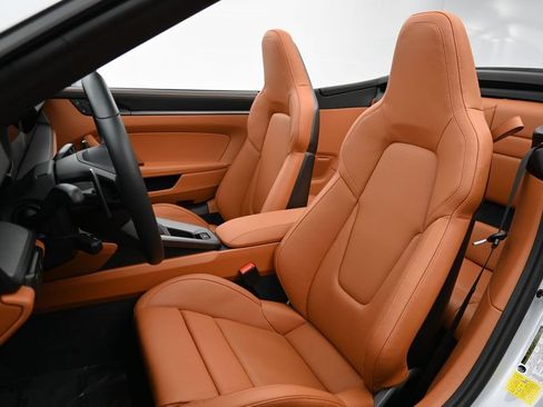 Certified 2026 Porsche 911 Carrera RWD image 5