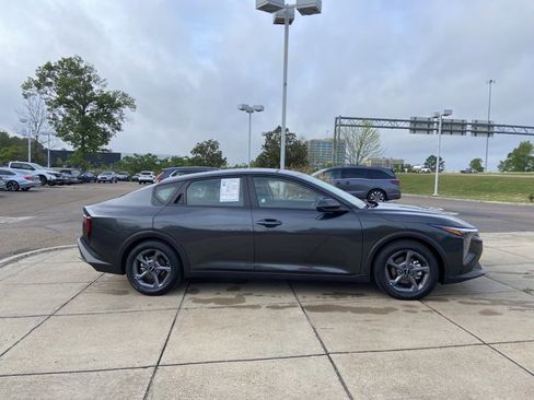 Used 2025 Kia K4 LXS image 13