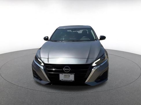Used 2025 Nissan Altima 2.5 SV FWD image 4