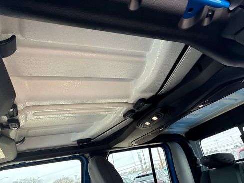 New 2026 Jeep Gladiator Sport image 21