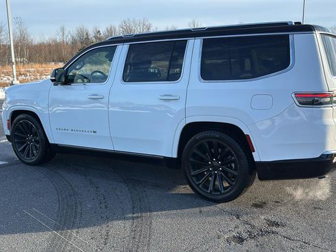 Used 2023 Jeep Grand Wagoneer Series II image 12