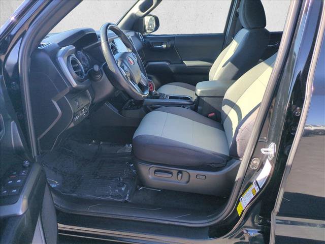 Used 2021 Toyota Tacoma TRD Sport w/ Technology Package AWD/4WD image 15