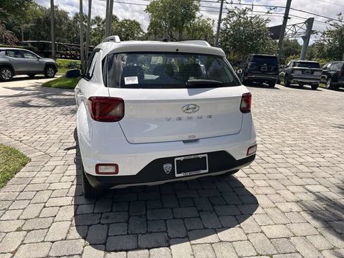 Used 2025 Hyundai Venue SEL FWD image 36