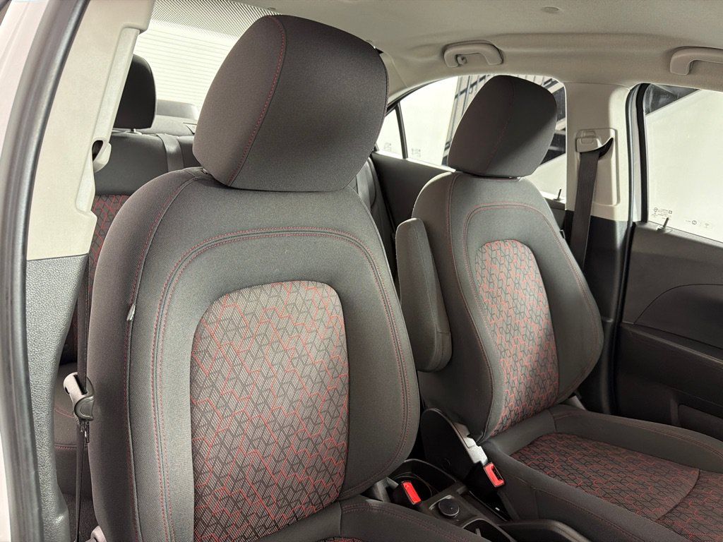 Used 2018 Chevrolet Sonic LT w/ Convenience Package FWD image 21