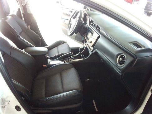 Used 2018 Toyota Corolla SE FWD image 16